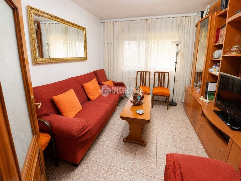 Foto 6a9bd4b1-bbe6-42a1-bf6d-a1d984924f25. Flat with heating in Aluche Madrid