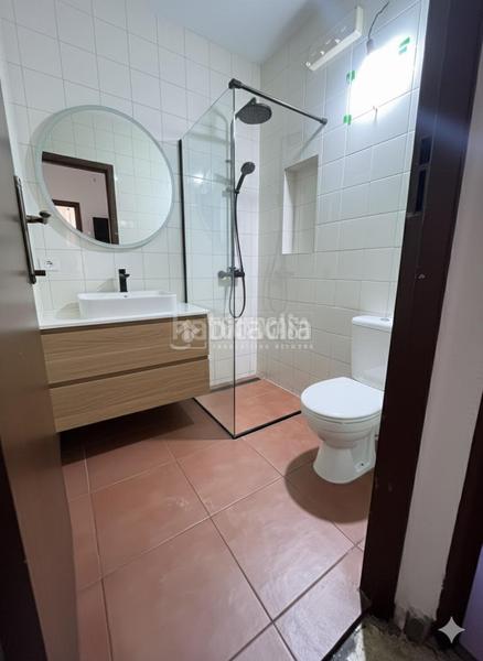 Foto f77d6c38-fccd-4180-92a1-60b14f27fc97. Piso  en venta en Aluche Madrid