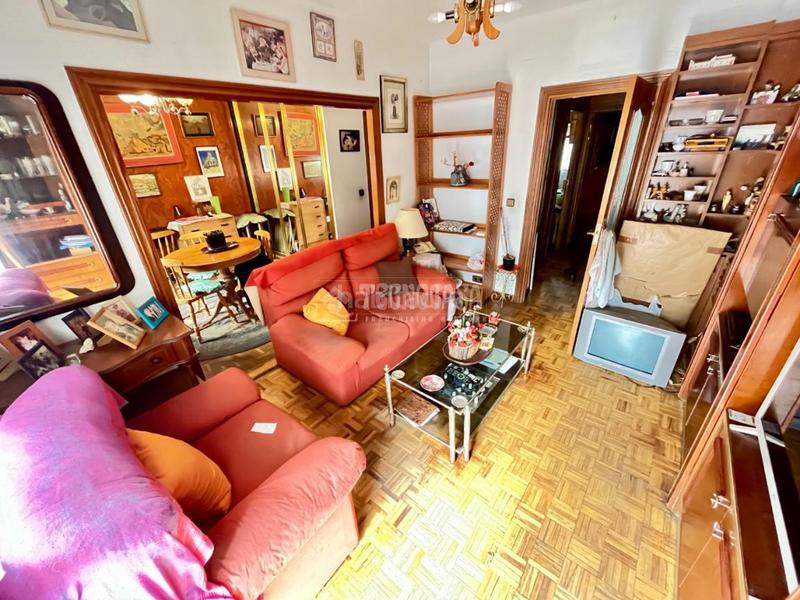 Foto b2d465cd-3399-400a-9aea-3580f22cbb19. Pis amb calefacció a Aluche Madrid