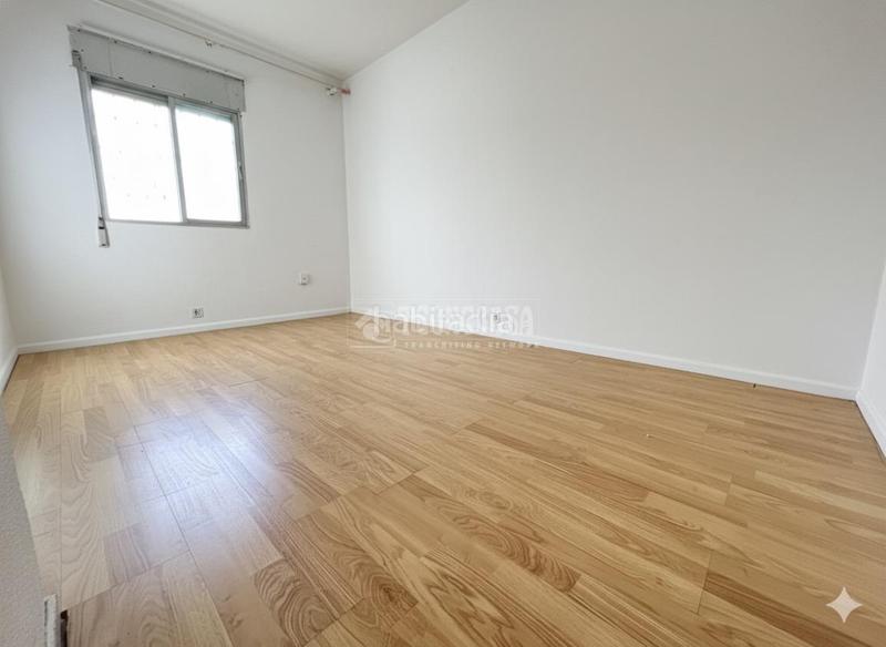 Foto be61d606-9c81-4c8b-9ec5-7cc81a0a2a43. Appartement dans Aluche Madrid