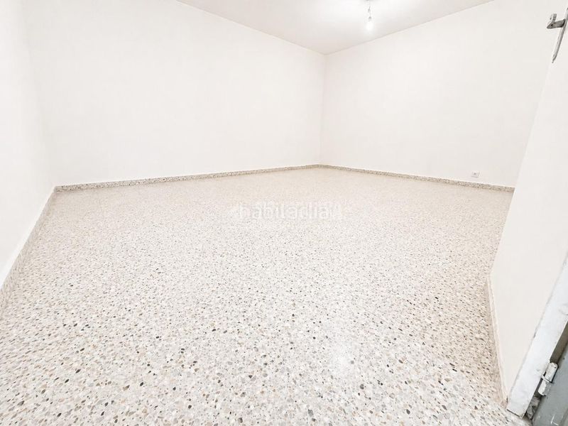Foto 5574e6c8-0114-431b-9d10-99176a0971ec. Local comercial a Aluche Madrid