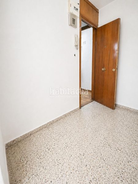 Foto 7c73e8ca-661b-4e41-8775-7016cbd61a6d. Local comercial a Aluche Madrid