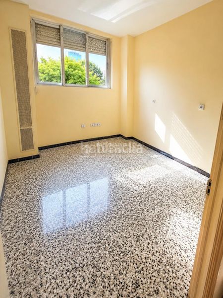 Foto 1f757722-a5b9-4b20-86c6-df878033c45c. Piso  en venta en Aluche Madrid