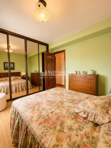 Foto f4beafe8-2ca5-4e2d-9b55-ed54c9954691. Piso  en venta en Aluche Madrid