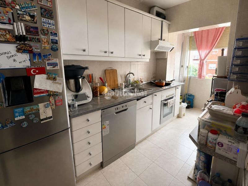 Foto bc0f0d8e-f88e-4b7b-a225-24dd870b040e. Pis a Aluche Madrid