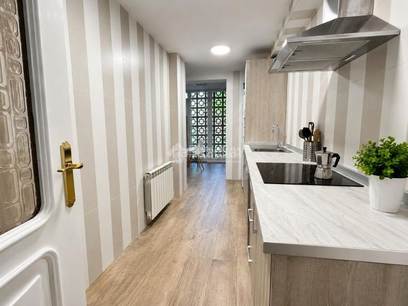 Foto c3cac5d1-c8f4-4d8c-a6ea-68d49f338f57. Piso  en venta en Aluche Madrid