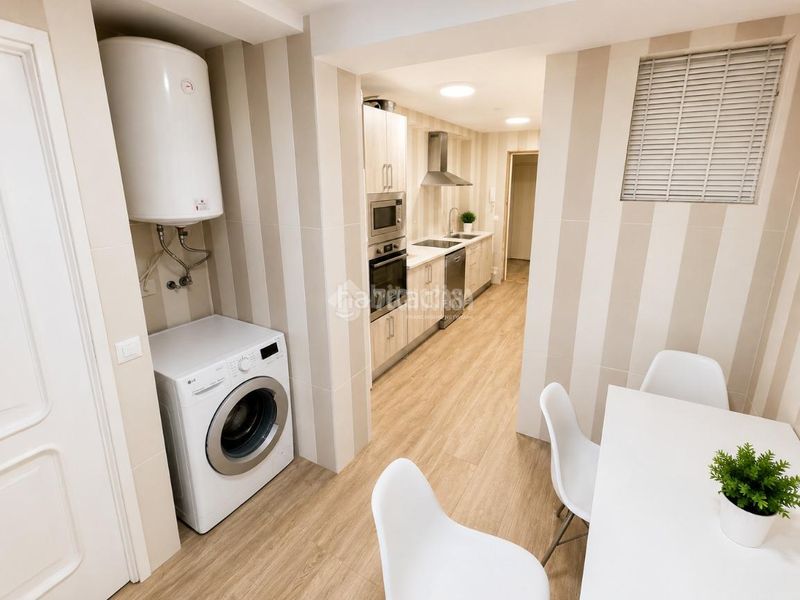 Foto f171b0fb-6f71-4942-b49b-1e2b33771007. Piso  en venta en Aluche Madrid