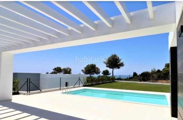 Foto d296dfce-754a-4db6-b524-36aa0671fcf5. Xalet amb aparcament piscina a Torreblanca del Sol Fuengirola