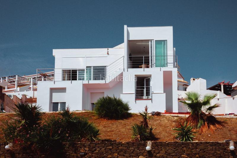 Foto 8c0ae2b5-ff57-4005-a75b-1735ca3573df. Chalet  en venta en calaburra chaparral, 4 dormitorios. en Mijas