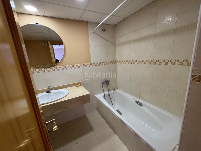 Foto b70ecfab-09e1-4212-bdeb-b63ed19f9074. Rent apartment in cristóbal colón 4 in Calahonda Mijas