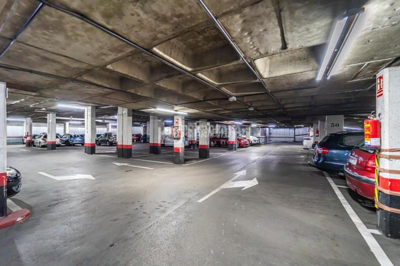 Foto 3df5835b-88e3-475c-acca-9dae24e64359. Parking coche boxplaza de garaje en venta en San Pascual Madrid