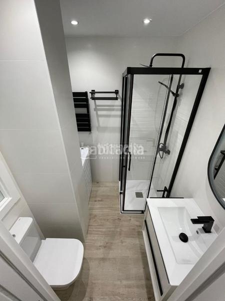 Foto 401b58a7-bd5e-4f4d-8320-e3daa0311240. Loft piso en venta en San Pascual Madrid