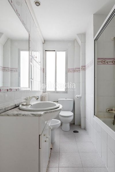 Foto f6cb80e7-6312-4b74-b3b1-c53aca5ce269. Piso  en venta en Concepción Madrid