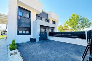 Casa pareada en La Dehesa - El Pinar. Casa en venta en navalcarnero