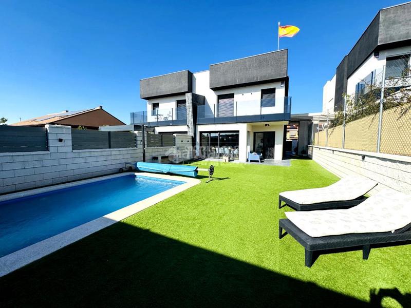 Foto 7b2c35d3-6841-479b-9499-dc4feecd783b. Casa pareada casa en venta en La Dehesa - El Pinar Navalcarnero