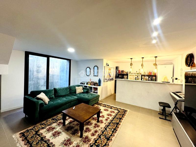 Foto efdac4ee-2390-4d71-94fc-af0a5e8abf0e. Casa pareada casa en venta en La Dehesa - El Pinar Navalcarnero