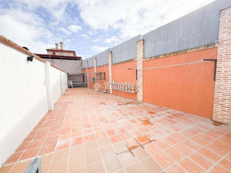 Foto 05316f31-b1ed-4a11-8abf-98a12266efdd. Casa aparellada amb calefacció aparcament a El Pijorro Navalcarnero