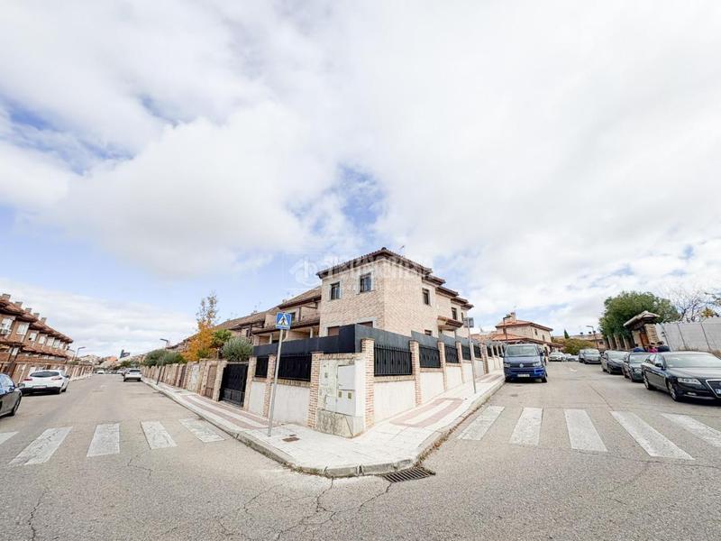 Foto 5b20db90-fe3c-4825-85b5-6e6e9b21d669. Casa aparellada amb calefacció aparcament a El Pijorro Navalcarnero