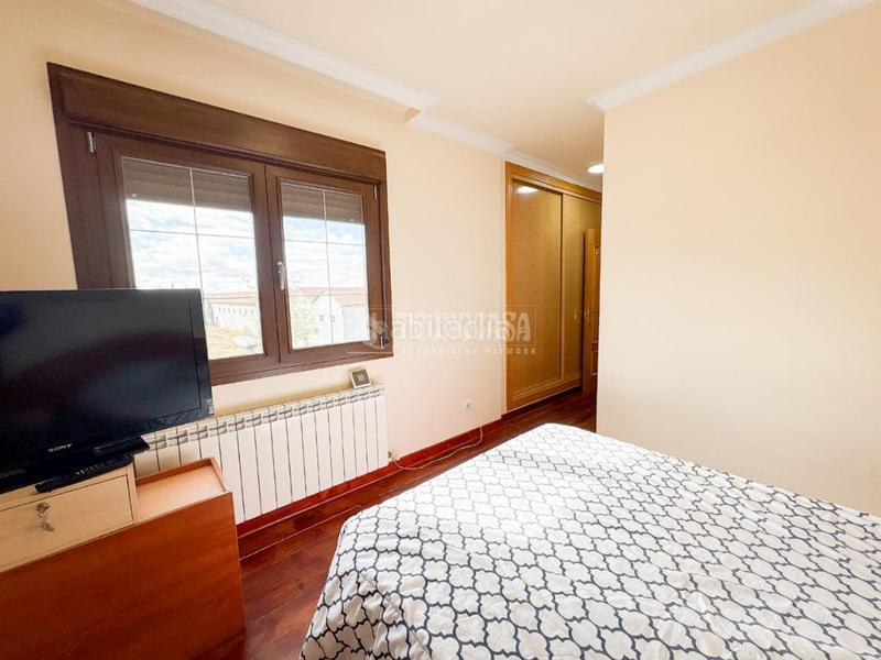 Foto 6773c058-eb8b-437e-8685-ea4b38336a16. Casa aparellada amb calefacció aparcament a El Pijorro Navalcarnero