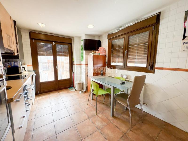 Foto b860b1c9-97e8-46a7-96a4-2ebbc36e4a78. Casa aparellada amb calefacció aparcament a El Pijorro Navalcarnero