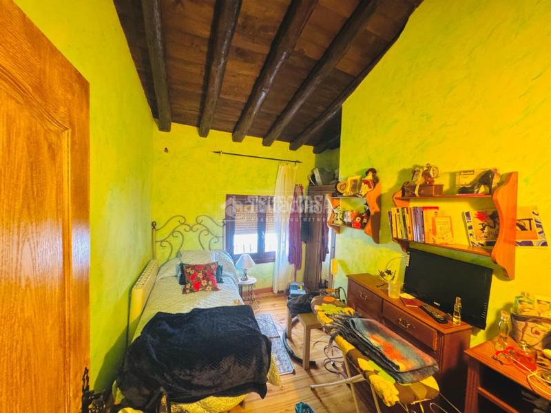 Foto ad1261b6-54de-413b-9df7-ec74719b2c28. Casa pareada casa en venta en Centro Navalcarnero