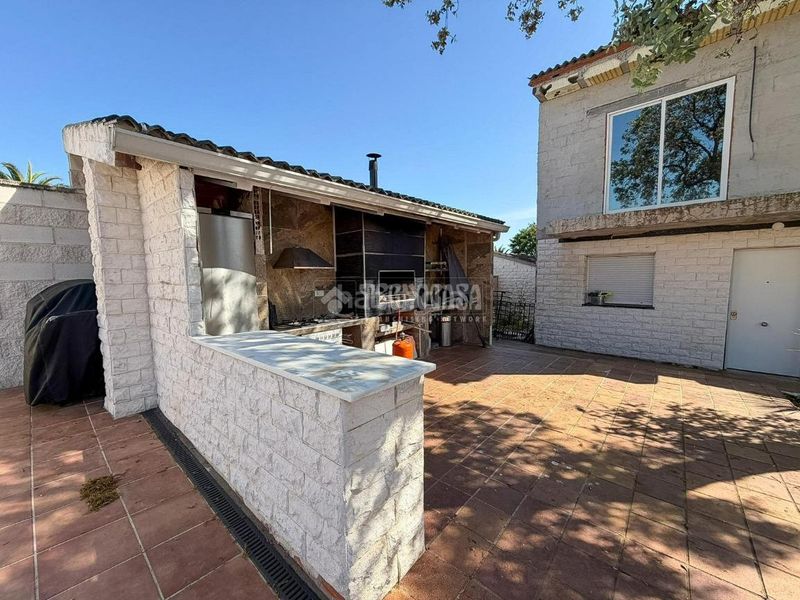 Foto 0bc0f4b6-5f04-4aee-a8cd-339a66876a86. Casa amb piscina a Villa del Prado
