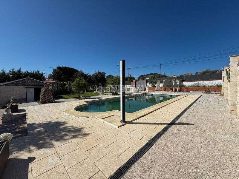 Foto 5521d8db-ebc1-4e18-83ee-7ffff44e0d64. Casa amb piscina a Villa del Prado