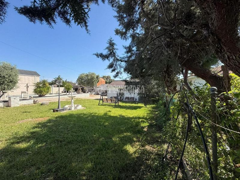 Foto f595852b-bc76-4dab-b39c-645ff6667423. Casa amb piscina a Villa del Prado