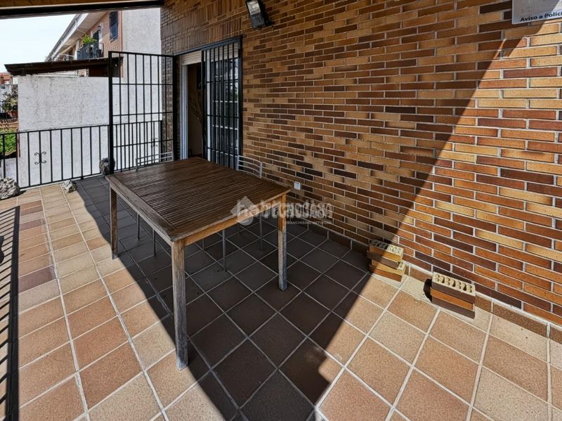 Foto 09117bd1-d1ec-4c2c-b1de-bd336e722859. Casa aparellada amb calefacció aparcament a Covadonga - Los Manzanos Navalcarnero