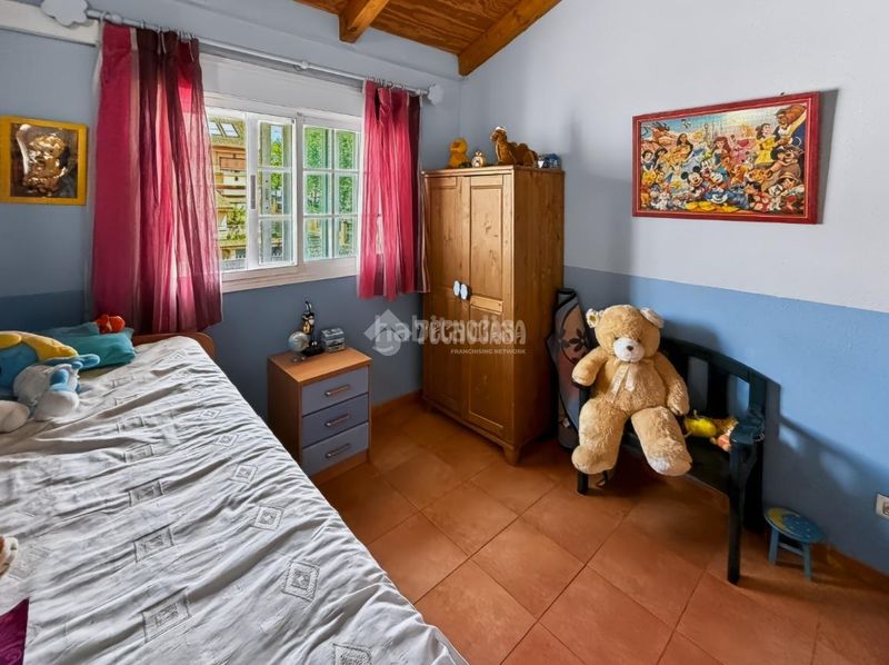 Foto 39e593e8-f9ea-4e71-9a57-2cbba3685664. Casa aparellada amb calefacció aparcament a Covadonga - Los Manzanos Navalcarnero