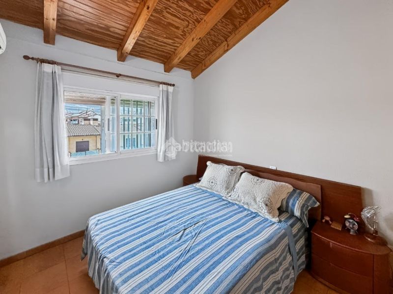 Foto 6487d428-c9a8-49e6-a2a1-8e86e2040494. Casa aparellada amb calefacció aparcament a Covadonga - Los Manzanos Navalcarnero