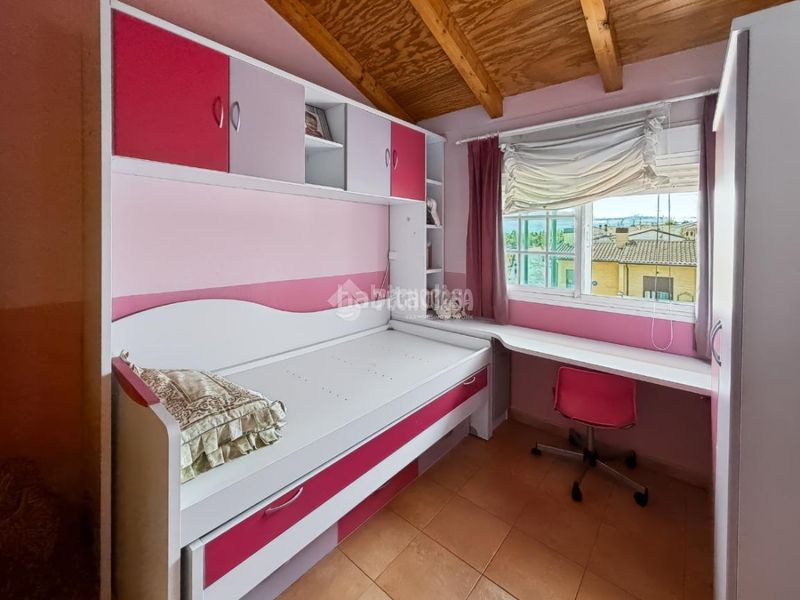 Foto 9bcf8d48-aa19-4956-83d7-f46ebd0c036b. Casa aparellada amb calefacció aparcament a Covadonga - Los Manzanos Navalcarnero