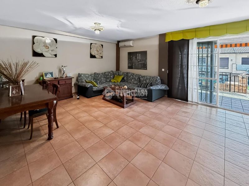 Foto c7c423da-81ee-4b62-83ac-f95869ba2764. Casa aparellada amb calefacció aparcament a Covadonga - Los Manzanos Navalcarnero