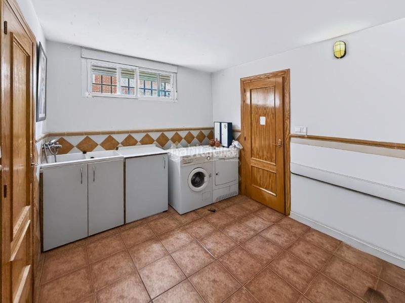 Foto d8217f4c-7921-4962-ab0d-766c24ebcc42. Casa aparellada amb calefacció aparcament a Covadonga - Los Manzanos Navalcarnero