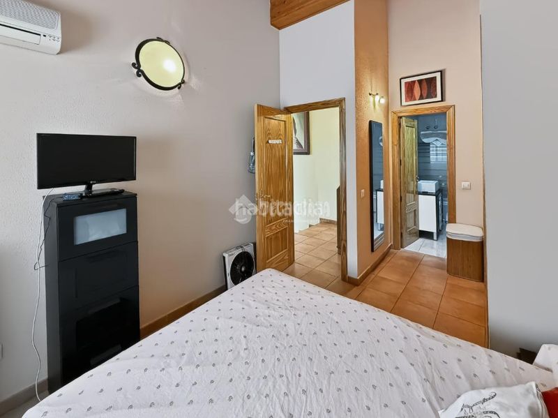 Foto e59f2454-4860-4b82-aa44-b193df5c619e. Casa aparellada amb calefacció aparcament a Covadonga - Los Manzanos Navalcarnero