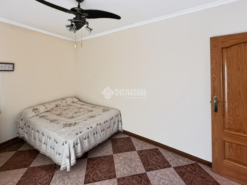 Foto edab2b1b-927e-4e6d-a9fb-2ec27b8f3a22. Casa amb calefacció a Centro Navalcarnero
