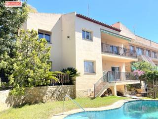 Chalet in Segur de Calafell Nucli Urbà. Tu casa con vistas panoramicas al mar desde todas las dependenci