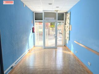 Local Comercial a Centre. Centrico local comercial de 135 m2!