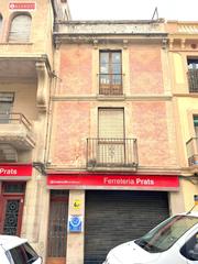 Haus in Centre. Oportunidad en el centro de el vendrell casa pareada para renova
