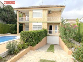 Xalet a Segur de Calafell Nucli Urbà. Chalet en perfecto estado muy bien ubicado !!!!