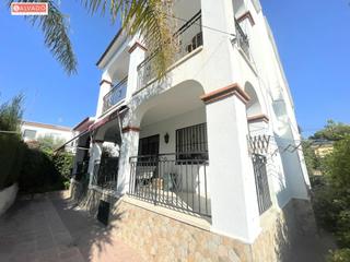 Chalet à Segur de Calafell Nucli Urbà. Tu nuevo hogar luminosa casa familiar con todas las comodidades!