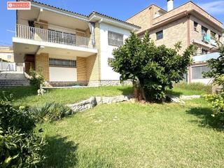 Chalet en Segur de Calafell Nucli Urbà. Tu nuevo hogar luminosa casa familiar con todas las comodidades!