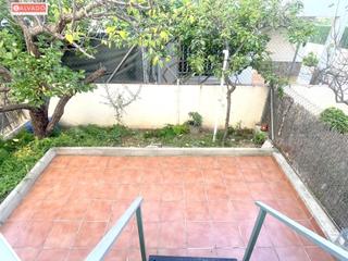 Xalet a Segur de Calafell Nucli Urbà. Disfruta del sol todo el año en esta amplia casa con solarium pr