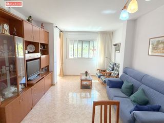 Semi detached house in Segur de Calafell Nucli Urbà. Disfruta del sol todo el año en esta amplia casa con solarium pr