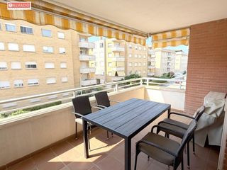 Flat in L´Estany. Exclusivo piso a 130 metros del mar con piscina, parking y vista
