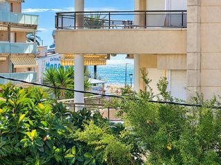 Piso en Segur Platja. Piso con terraza y vistas al mar a solo 100 metros de la playa !