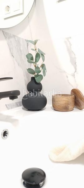 Foto 7c7ae1b7-cac7-4cc3-a92a-d2bbd12a7cdd. Pis amb calefacció a Adelfas Madrid