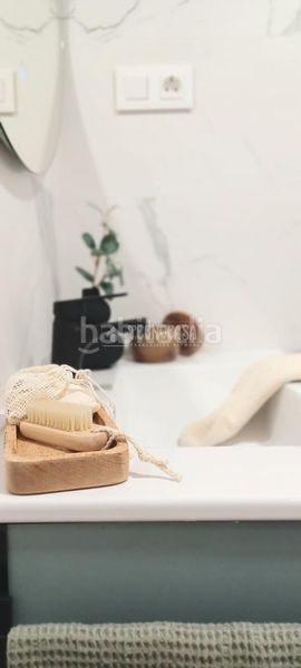 Foto a0b2d4ed-f81d-486c-b972-d3c8b3d0bde4. Pis amb calefacció a Adelfas Madrid