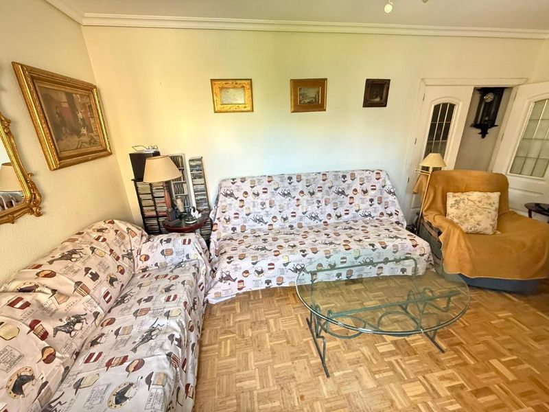 Foto a10b902c-51b3-4073-9c25-8aed532d0d41. Pis amb calefacció a Adelfas Madrid
