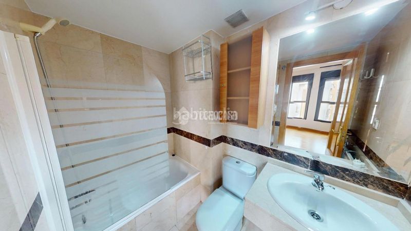 Foto def82479-1825-481a-9fd0-d43381c13e41. Pis amb calefacció piscina a Adelfas Madrid